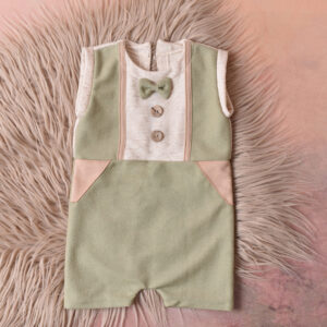 Macacão vintage gravatinha.