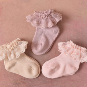 Meia com babado em renda